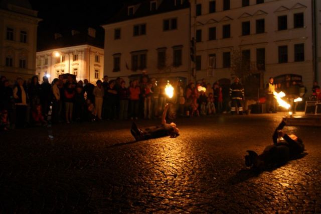 Ohnivé show
skupina historického šermu Samotáři (Horšovský Týn)
